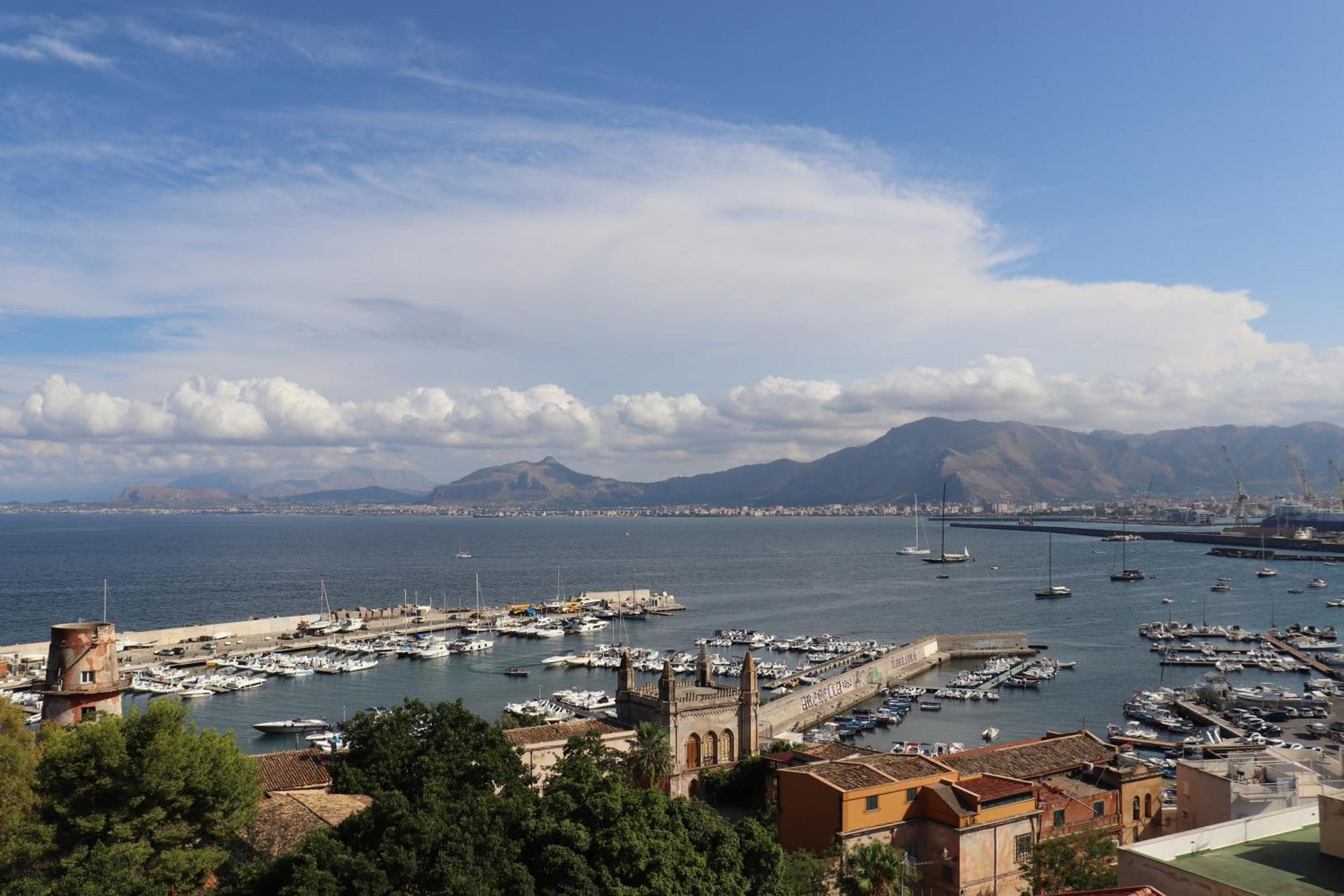 Appartement Rineddahouse Arenella - Vista Mare Panoramica A Palermo Con Parcheggio Privato Extérieur photo